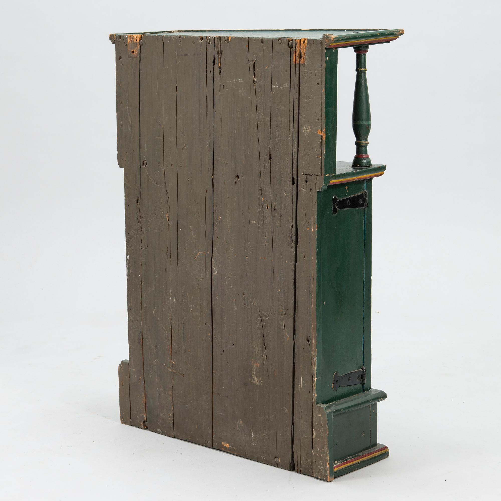 SEINÄKAAPPI, talonpoikaistyylinen, 1700-/1800-luku.