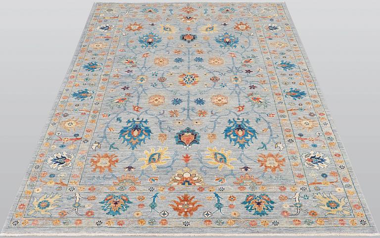 A Ziegler Design carpet, ca 240 x 167 cm.