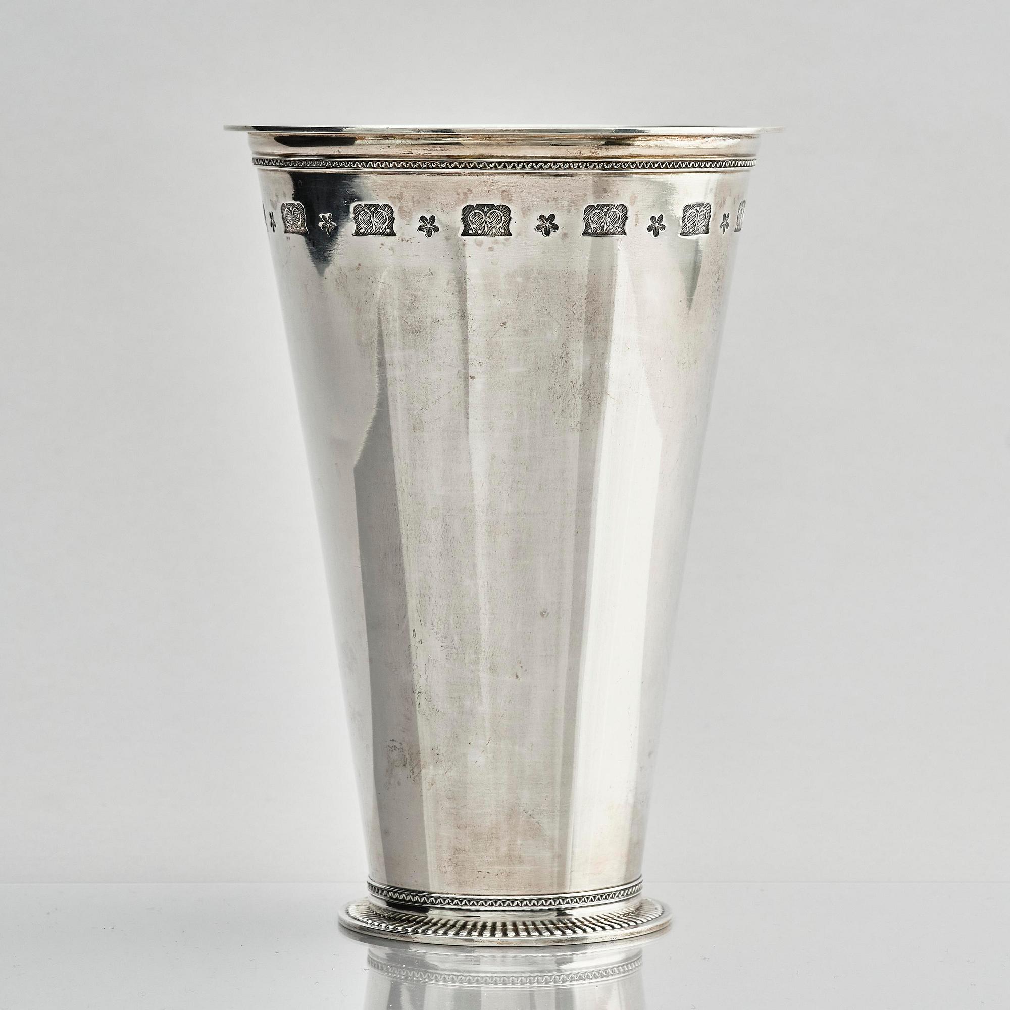 Wiwen Nilsson, bägare, delvis förgyllt sterling silver, "Bysantinska modellen", Lund 1941.