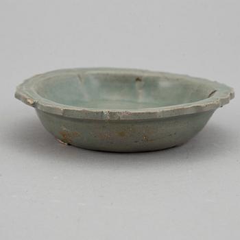 FAT, två stycken, keramik. Sydostasien, Celadon, 16/1700-tal.