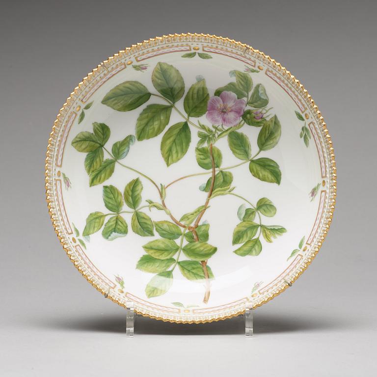 A set of five Royal Copenhagen 'Flora Danica' dishes, Denmark, 20th Century.