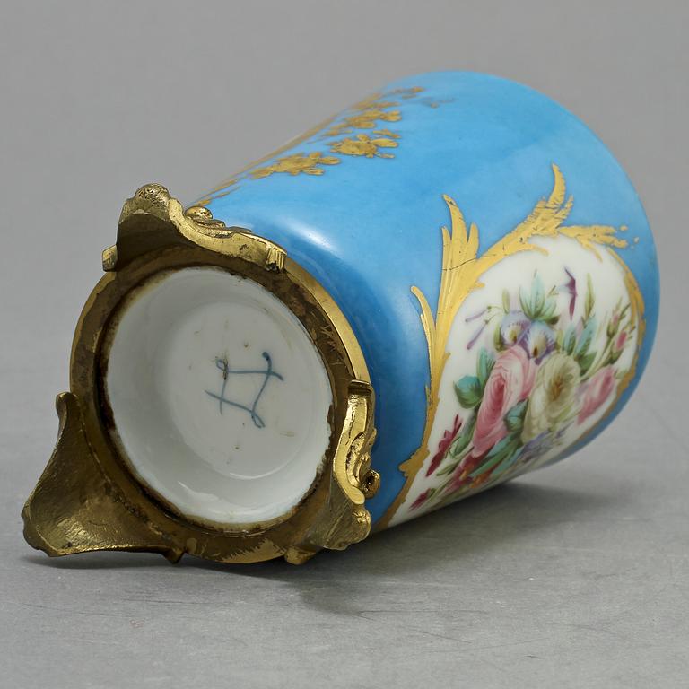 VAS, Sevrés-liknande märke, 1800-tal.