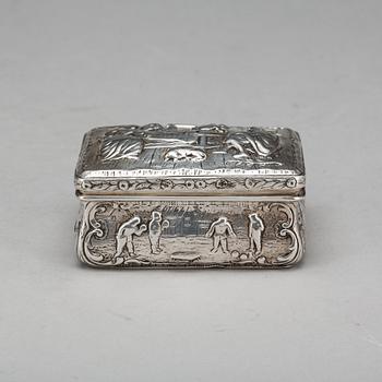 DOSA med LOCK , silver. Barockstil, S.B.L, Sheffield, England, 1895-96. Vikt ca 186 g.