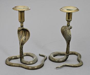 LJUSSTAKAR, ett par, gulmetall, orientaliska, 1900-tal.