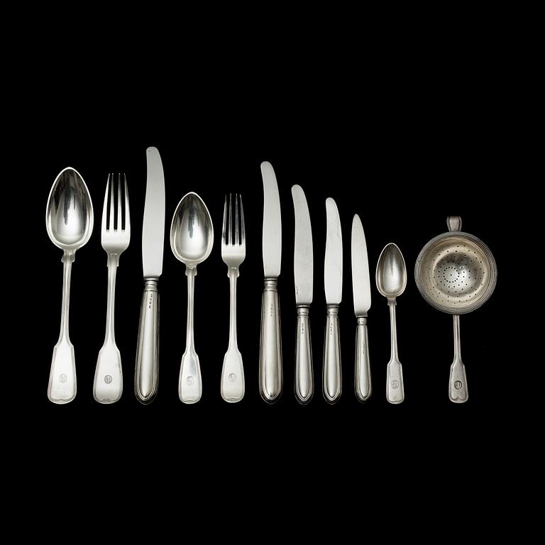 BESTICK, silver, 113 delar, Bernt Erlandsson, Kristianstad 1906, 1911 samt 1913. Total vikt c:a 6450 gram.