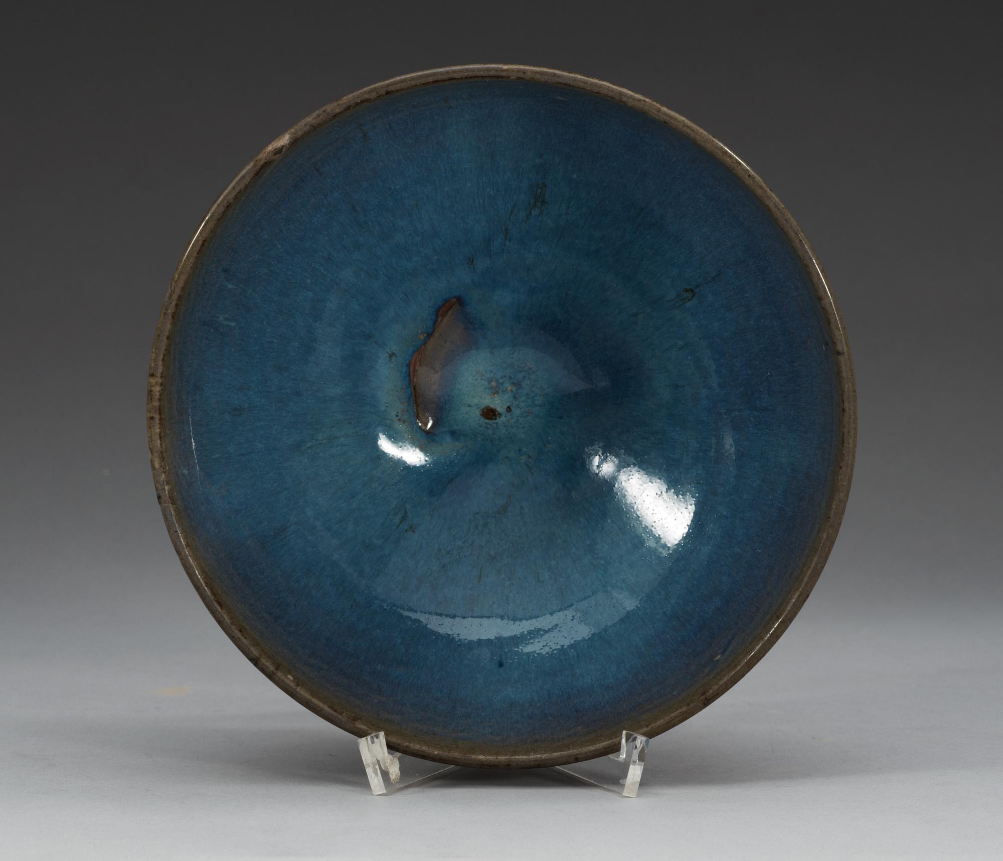 A Chüng glazed bowl, Song/Yuan dynasty.