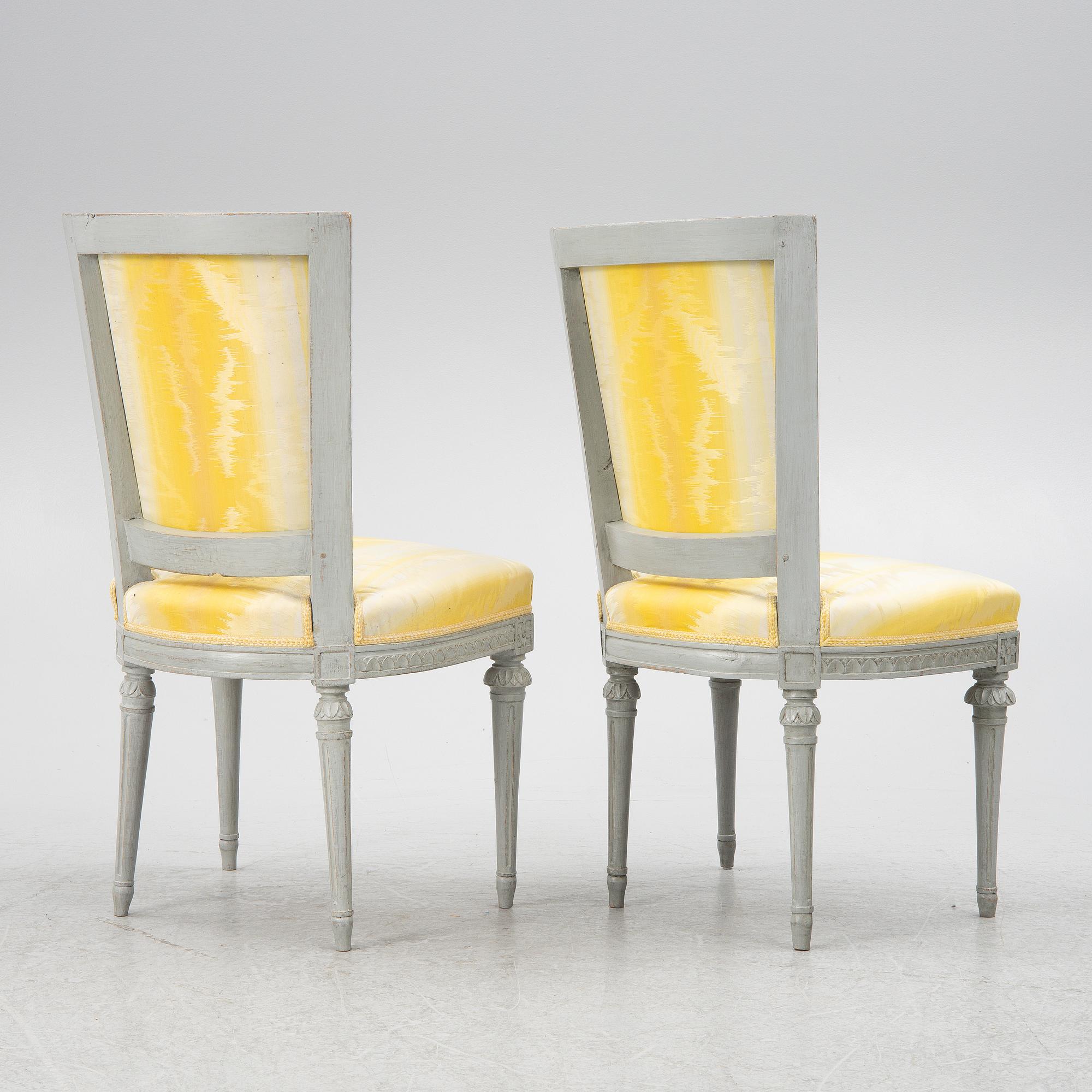 Stolar, ett par, gustavianska, av Erik Holm, (1734-1814, mästare i Stockholm) 1700-talets andra hälft.