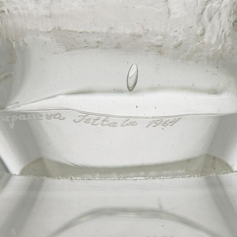 Timo Sarpaneva, veistos "Varjot" Finlandia sarjasta, signeerattu Timo Sarpaneva, Iittala 1964.