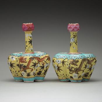 Two tulip vases, late Qing dynasty, circa 1900.