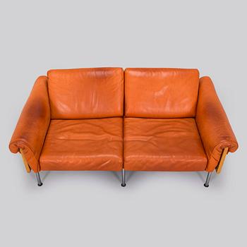 Yrjö Kukkapuro, sohva ja nojatuoli "Ateljee" tilaustyö, Haimi, 1970-luvun loppu.