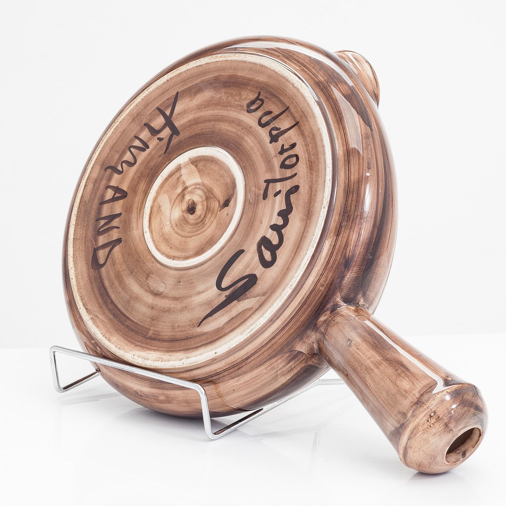 A Serving dish and 6 bowls for Savitorppa.