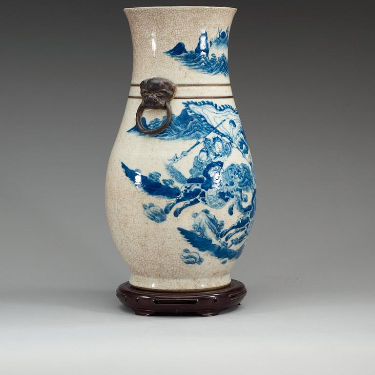 URNA, porslin. Sen Qing dynastin, omkring 1900.