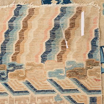 PILLAR RUG. Antique Ningxia. 292,5 x 196,5 cm. Late Qing dynasty (1644–1911).