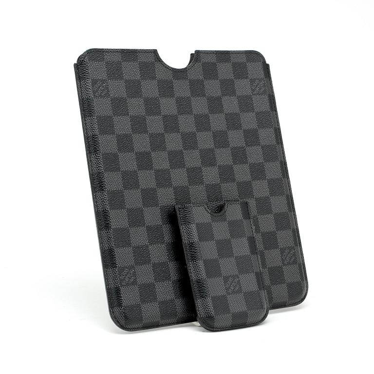 LOUIS VUITTON, cases for Ipad and Iphone 4 in damier graphite.