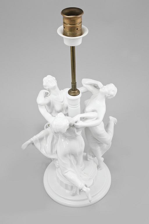 BORDSLAMPA, porslin och mässing, Karl Himmelstoss, Rosenthal, 1900-talets första hälft.