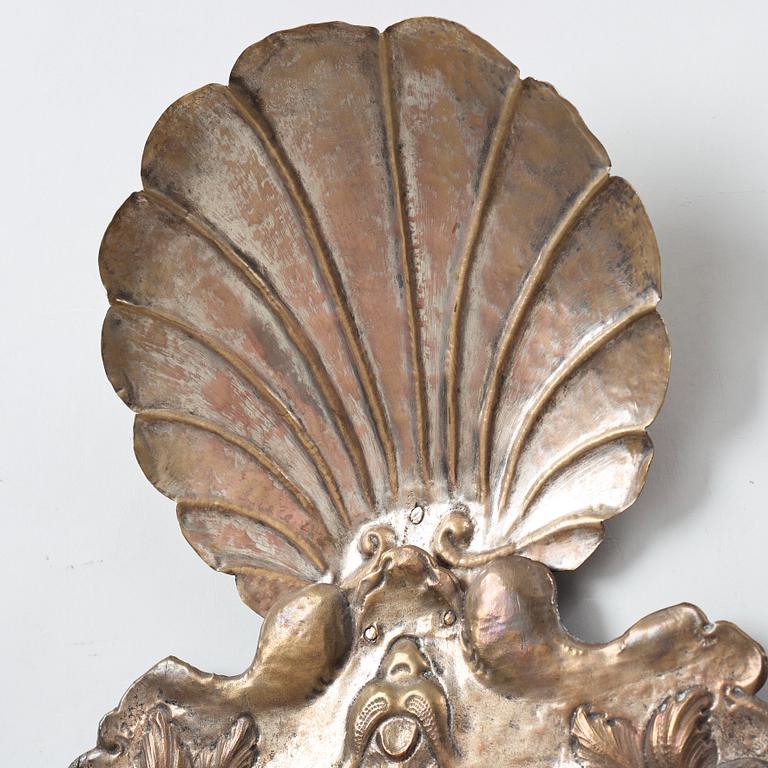 LJUSPLÅTAR, för ett ljus, ett par, barock, 1600-talets senare del, Sverige eller Tyskland/Nederländerna.