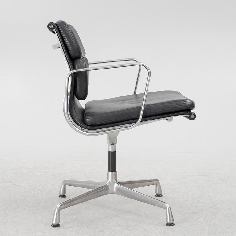 Charles & Ray Eames, "Soft Pad Chair EA 208", Vitra.