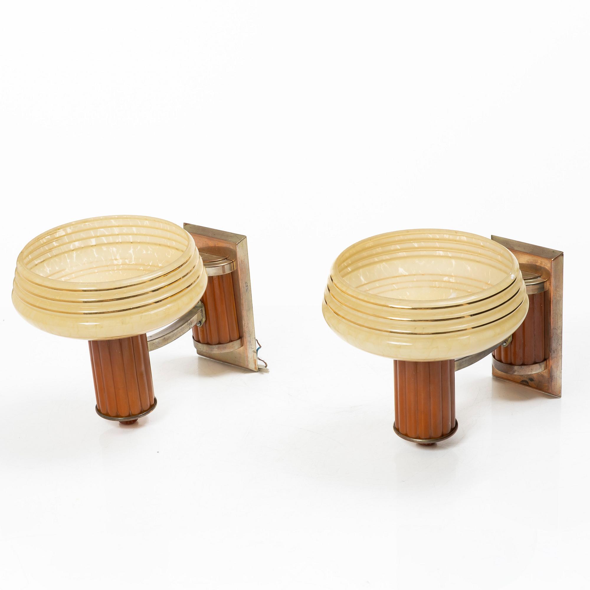 A pair of Art Deco wall lights, 1930's/40's.