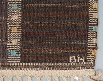 CARPET. "Falurutan mörk". Flat weave (rölakan). 247 x 231 cm. Signed AB MMF BN.