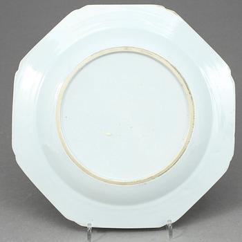TALLRIK, porslin, Kina. Qian-long (1736-1795).