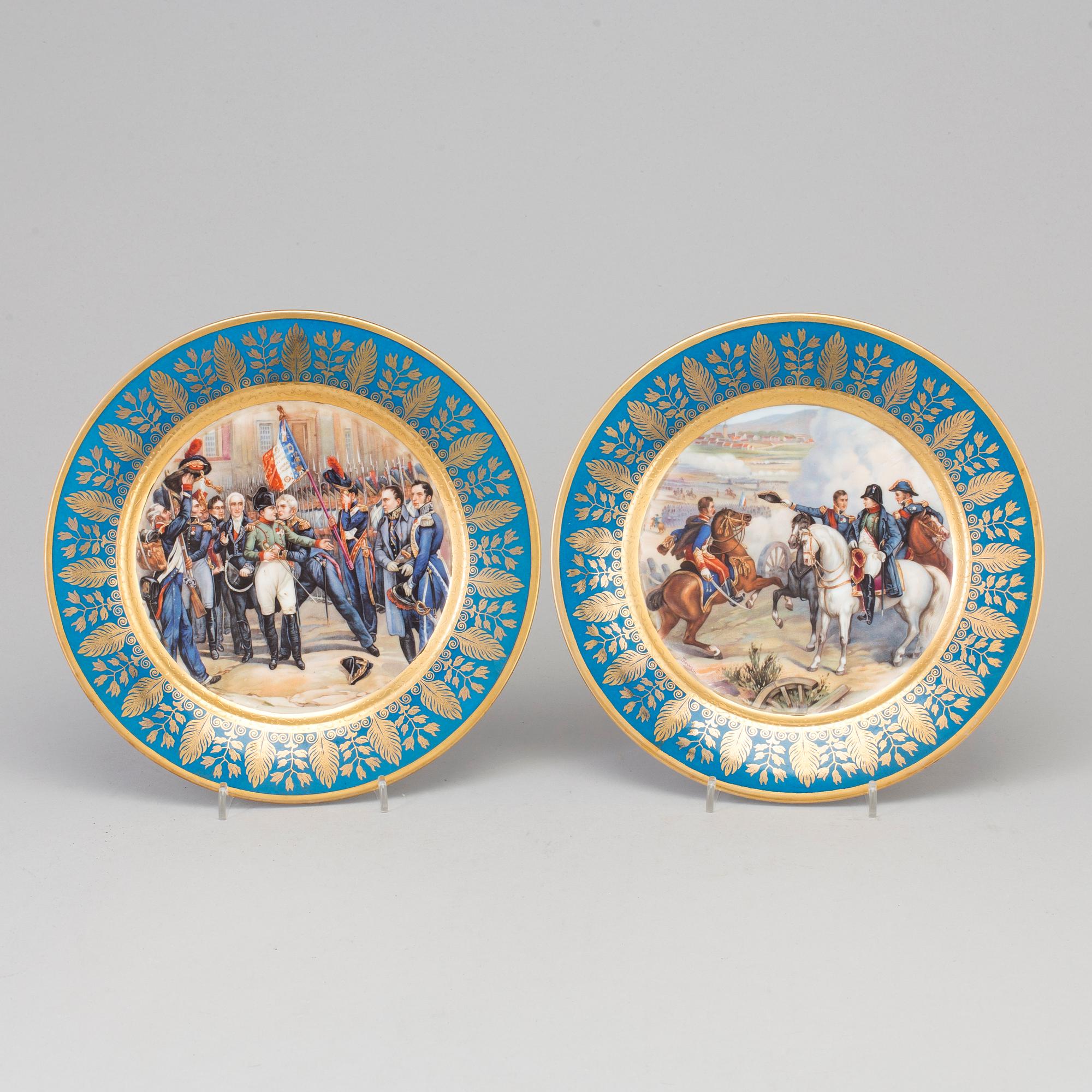 A PAIR OF FRENCH PORCELAIN PLATES, late 19th century.