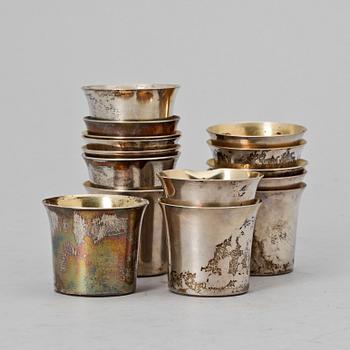 BÄGARE, 15 st, silver, bl a Göteborgs Tenn- & Metallfabrik, S Lundquist, Göteborg 1968. Tot vikt ca 533 g.