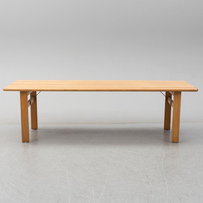 A1906s oak coffee table by Börge Mogensen, Fredericia Stolefabrik, Denmark.