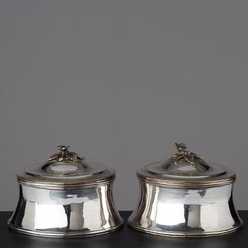 TOILETTEASKAR ett par, av Johan Gustaf Ahlgren (verksam i Stockholm 1771-99), gustavianska.