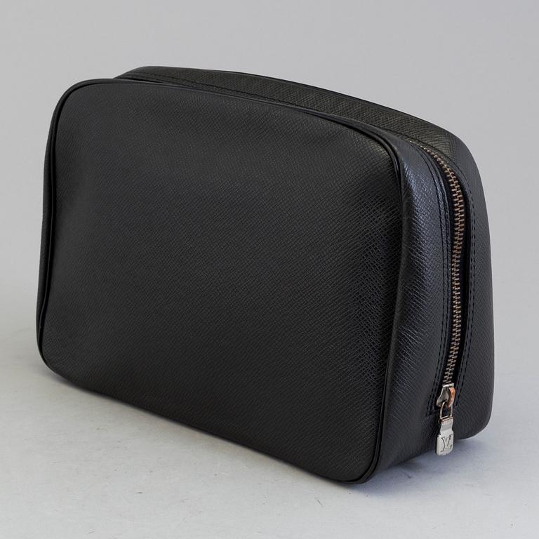 TAIGA TOILETRY POUCH GM, Louis Vuitton.
