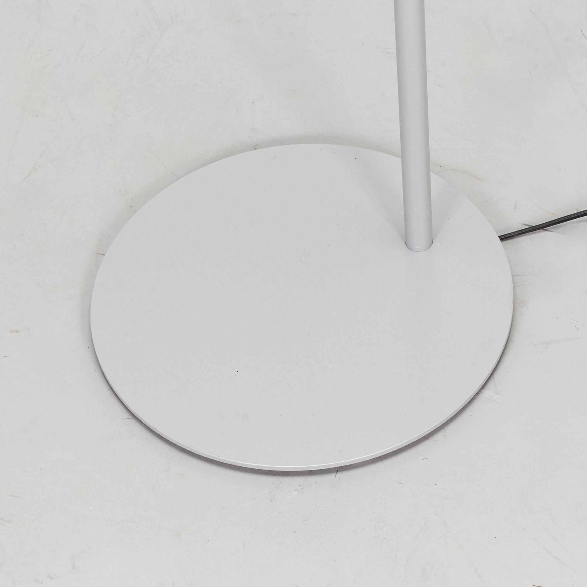 Seppo Koho, golvlampa, Secto 4210, Secto Design, Finland.