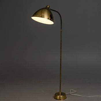 Lisa Johansson-Pape, Golvlampa, modell 2062, Stockmann Orno, 1900-talets mitt.