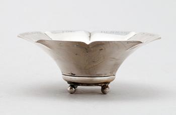 SKÅL, silver, Wiwen Nilsson, 1931. Vikt 69 g.