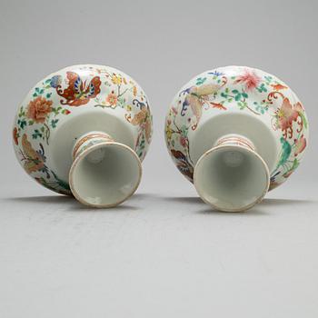 A pair of famille rose footed dishes, Qing dynasty, Canton, 19th century.