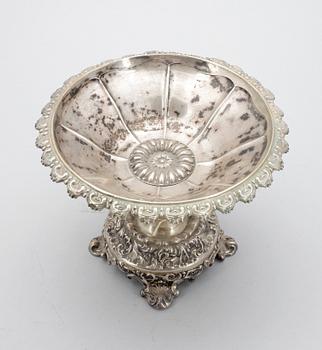 SKÅL PÅ FOT, silver, Gustav Möllenborg, Stockholm, 1844. Vikt 355 g.