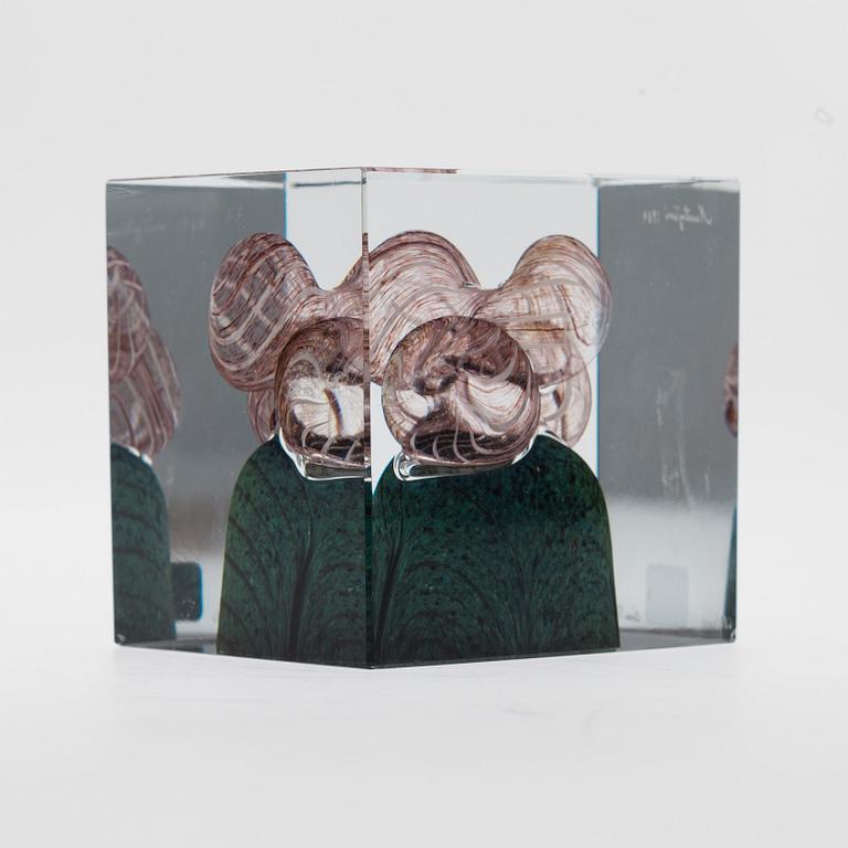 ÅRSKUB, glas, signerad Oiva Toikka, Nuutajärvi 1984, numrerad 689/2000.