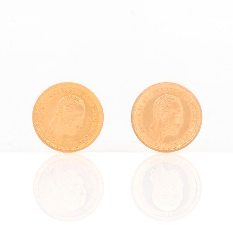 GULDMYNT, 2 st, 5 kronor, Oscar II av Sverige och Norge 1881 resp 1886. Vikt tot ca 4 gram.