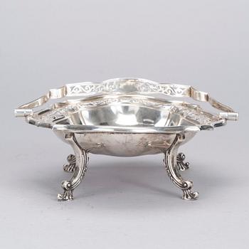 BRÖDKORG, sterlingsilver, England, 1900-talets början. Vikt ca 477 g.