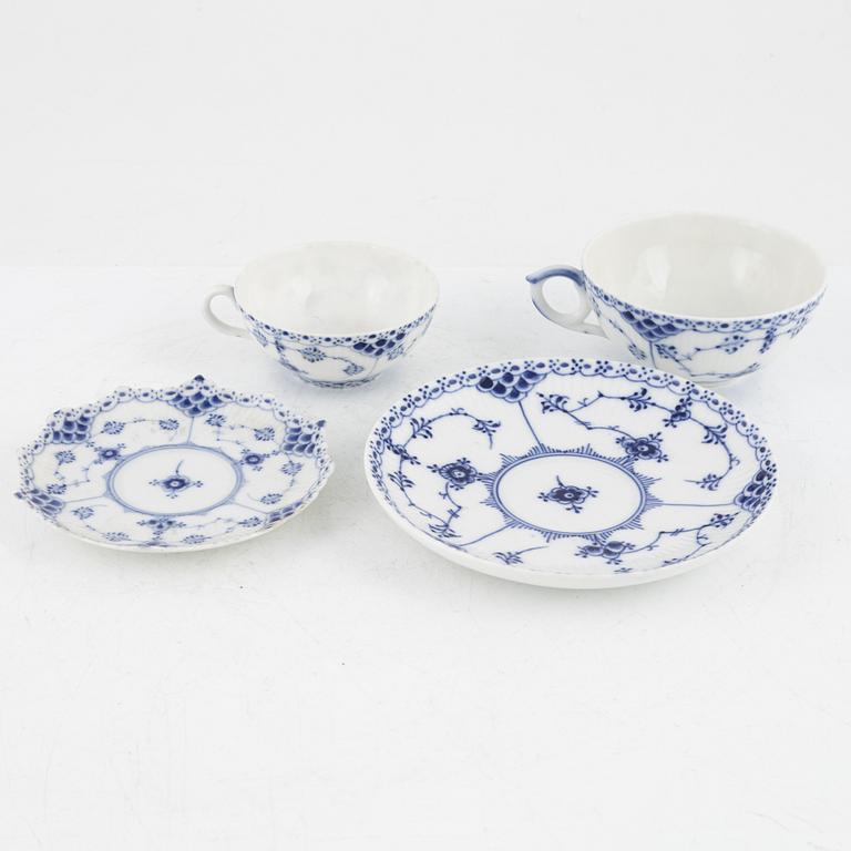 Royal Copenhagen, a 48-piece 'Musselmalet' porceain service, Denmark.