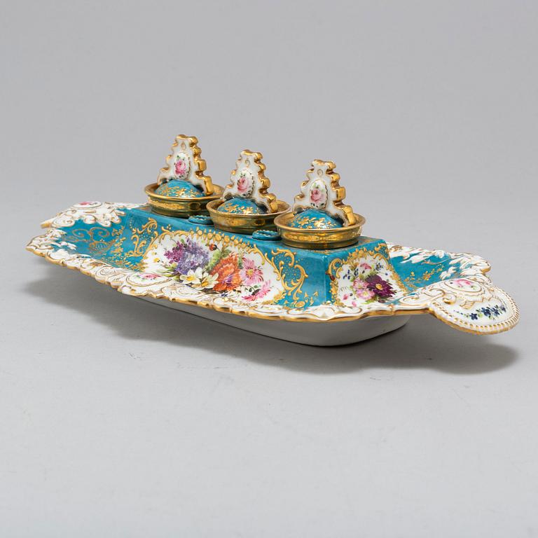 A French porcelain ink stand, 19th century.