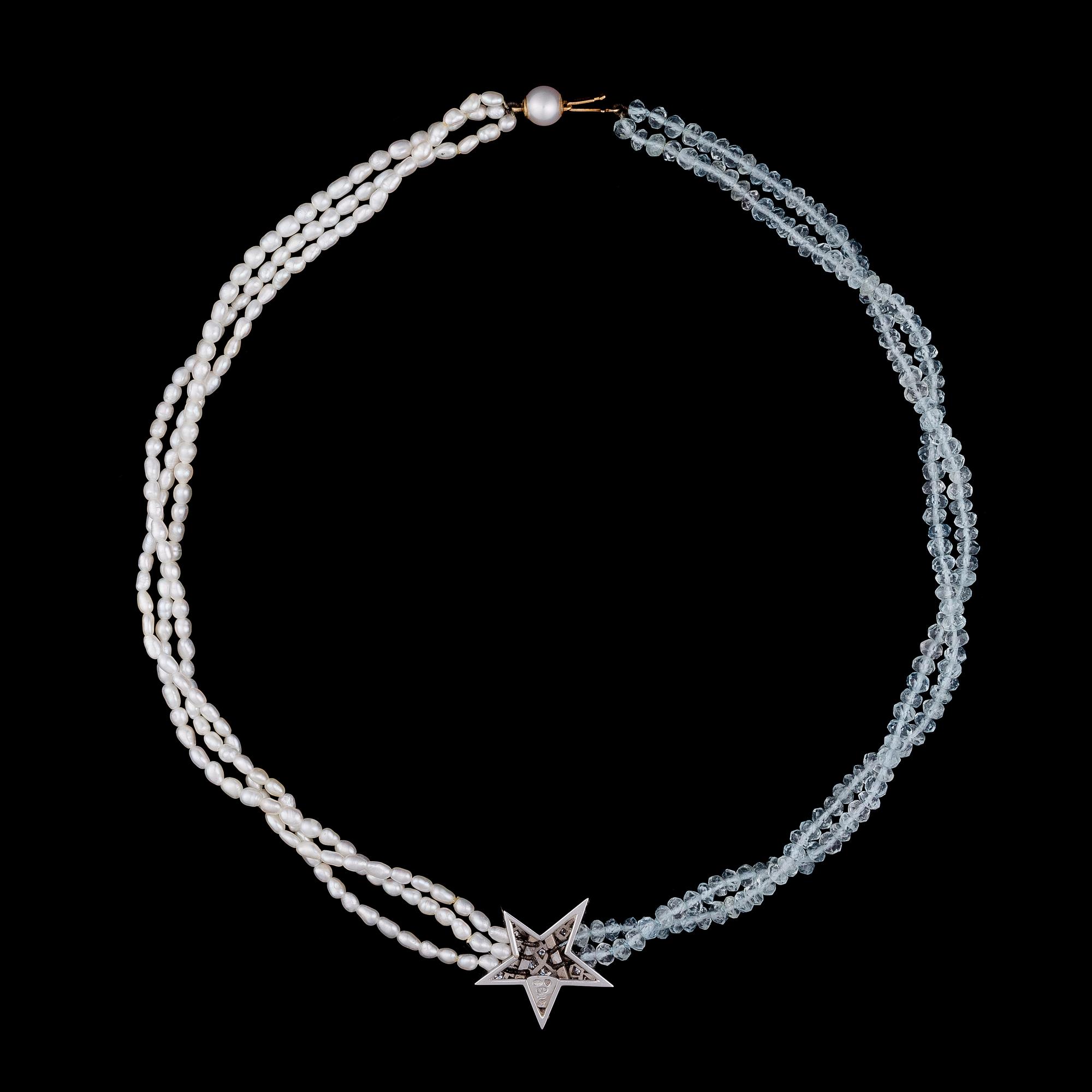 COLLIER, briljantslipade diamanter, 18K vitguld, akvamariner och keshipärlor. T. Tillander, Helsingfors 1999.