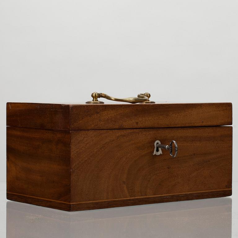 TESKRIN, mahogny, 1800-talets början.