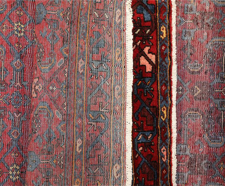 Gallery carpet, Hamadan, ca 505 x 113 cm.