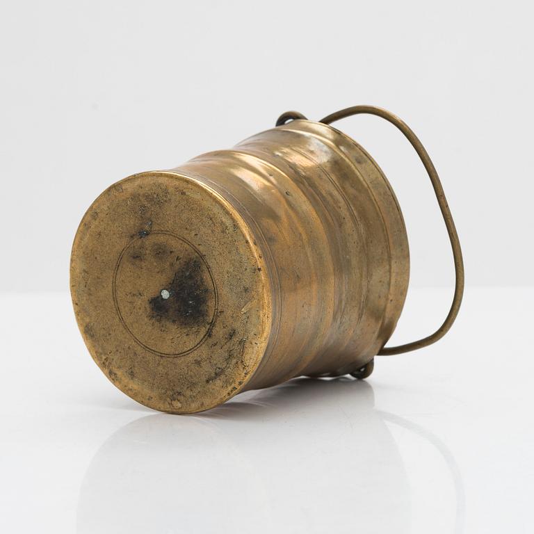 Vigvattenskärl, sengotik, sannolikt 1500-tal.