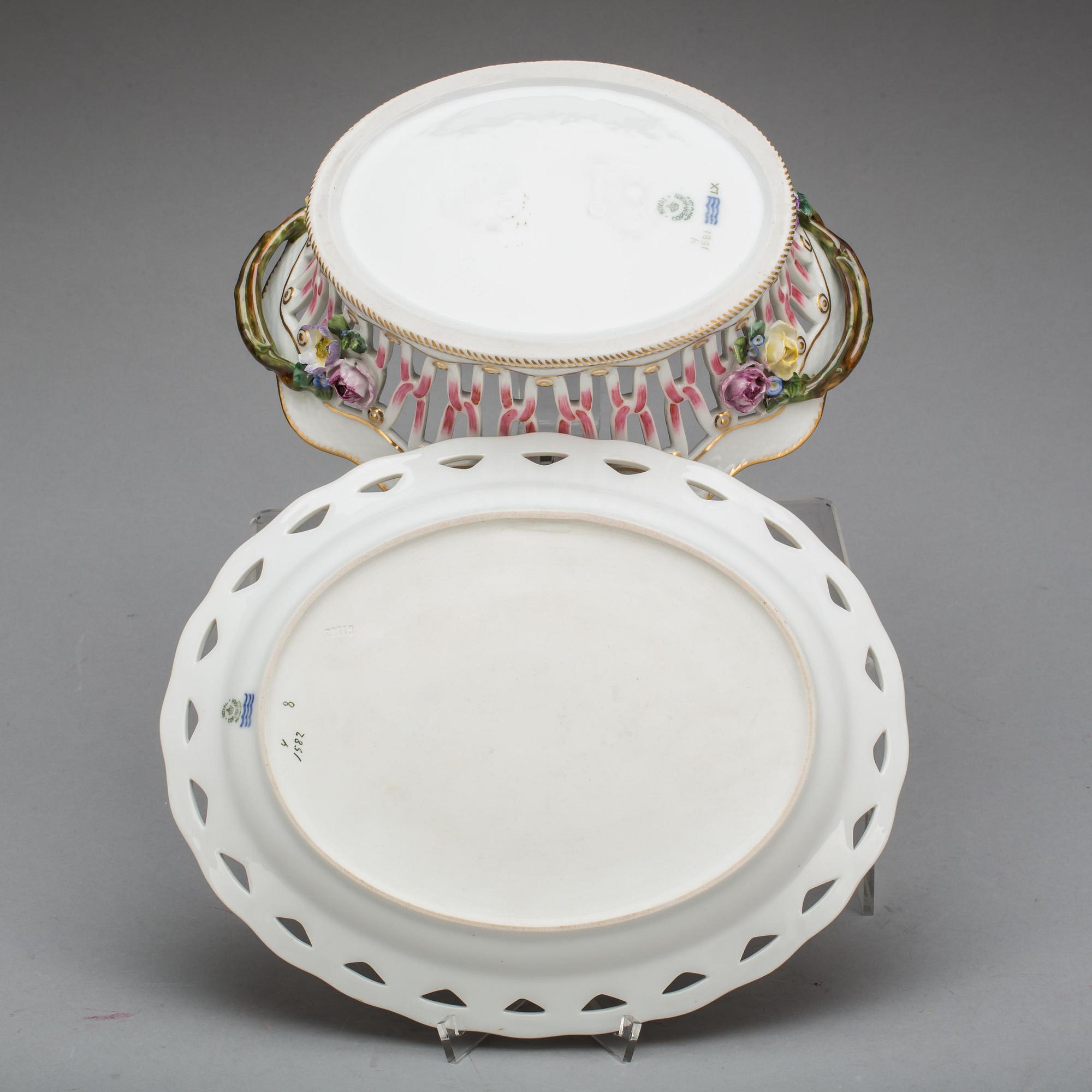 GALLERSKÅL MED FAT, porslin. Royal Copenhagen.