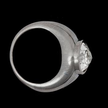 A pear shaped diamond, 5.15 cts, ring. Black oxidized gold.