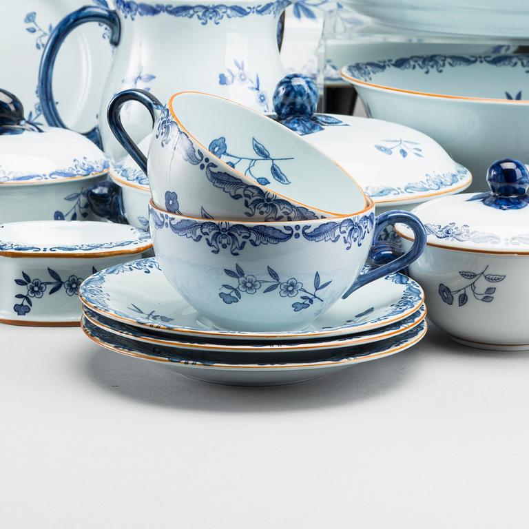 A 95 SET PORCELAIN SERVICE "OSTINDIA" FROM RÖRSTRAND.