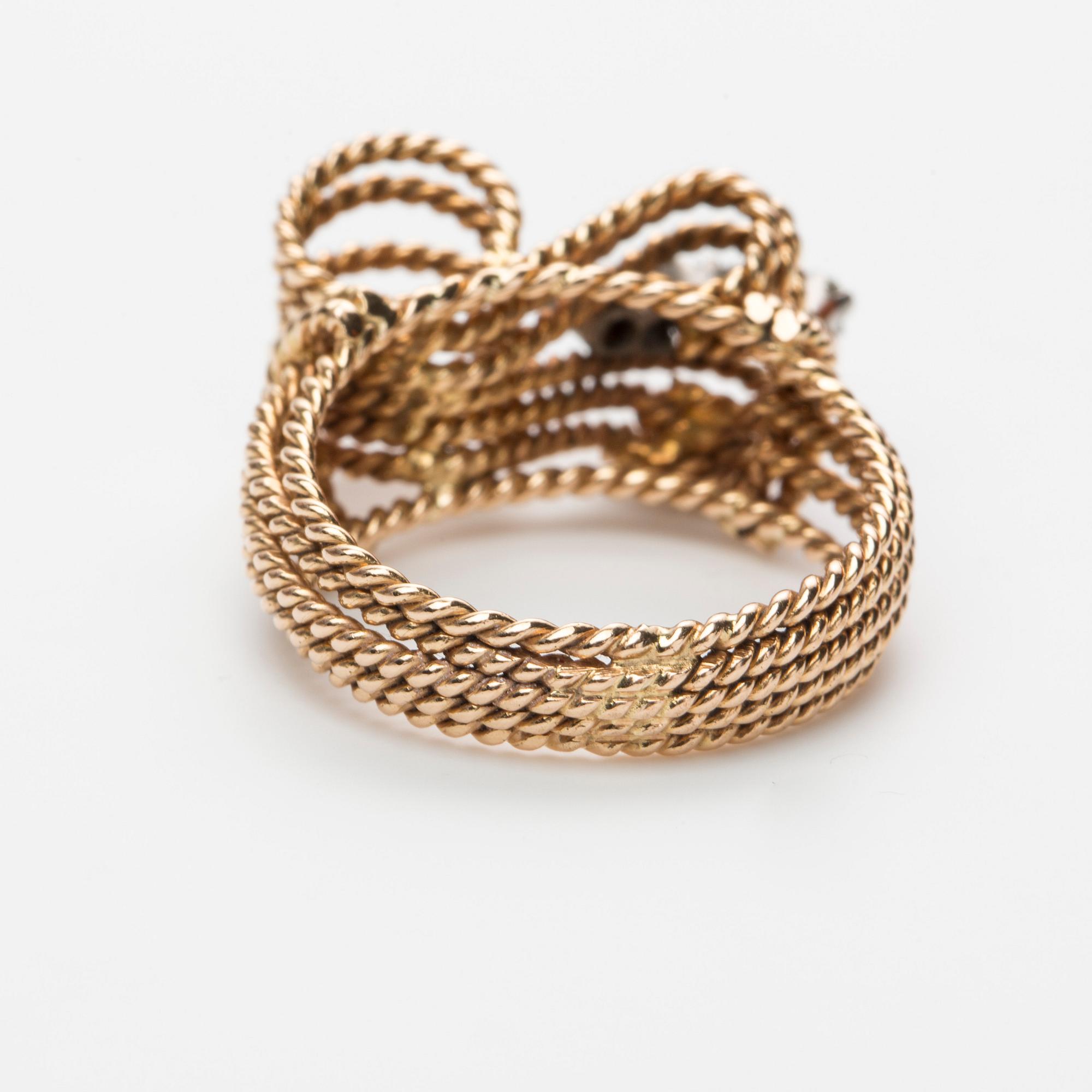RING, 18K guld med 5 åttkantslipade slipade diamanter.