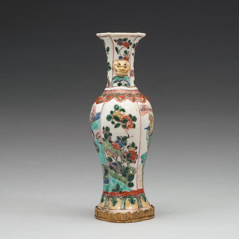 A famille verte lobed vase, Qing dynasty, Kangxi (1662-1722).