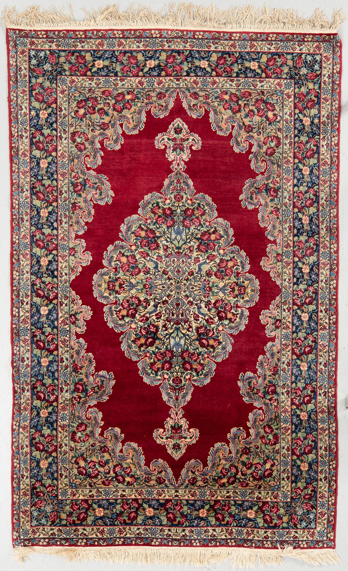 Matta, Kirman, ca 137 x 218 cm.
