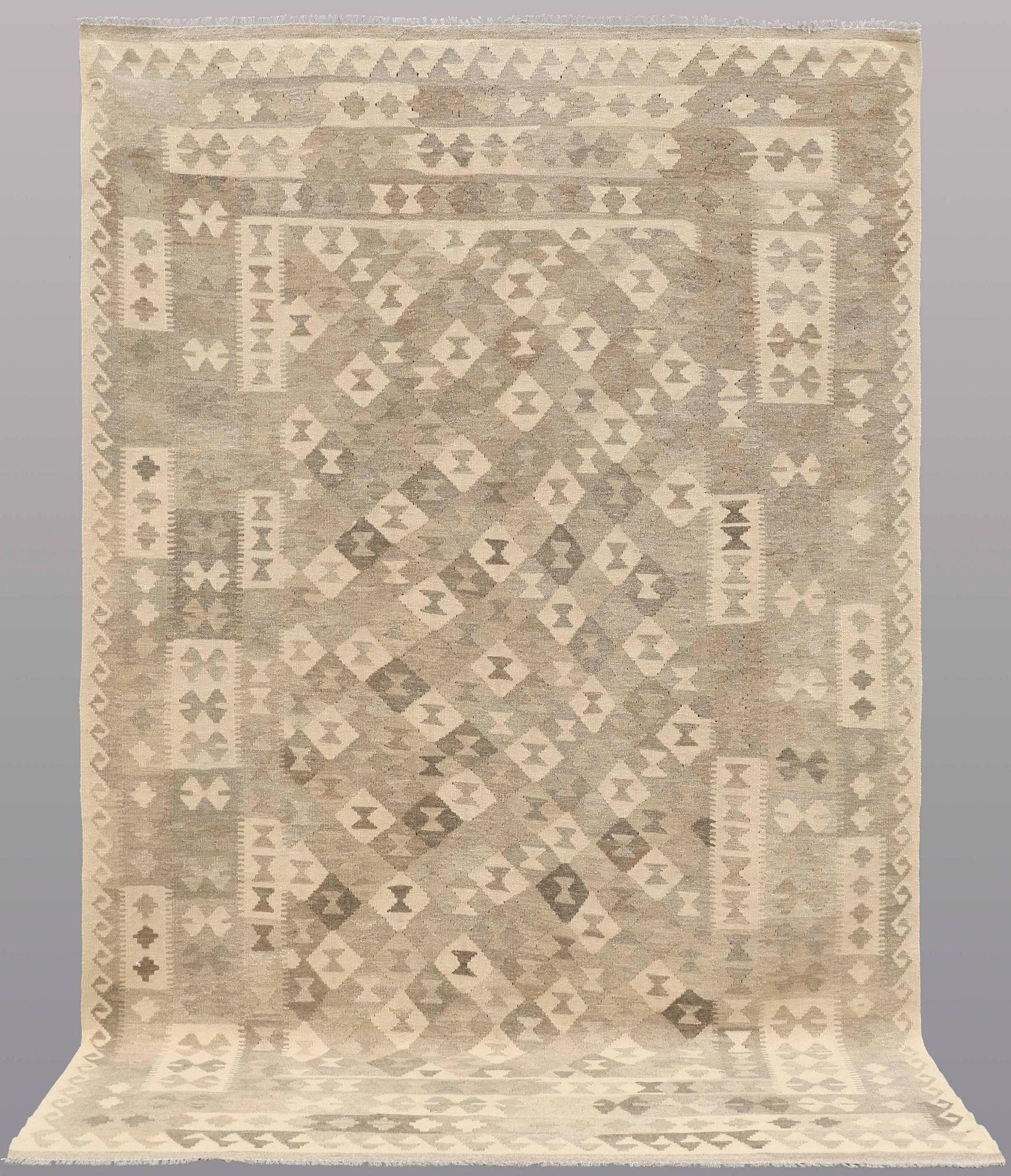 MATTA, Kelim, ca 300 x 188 cm.